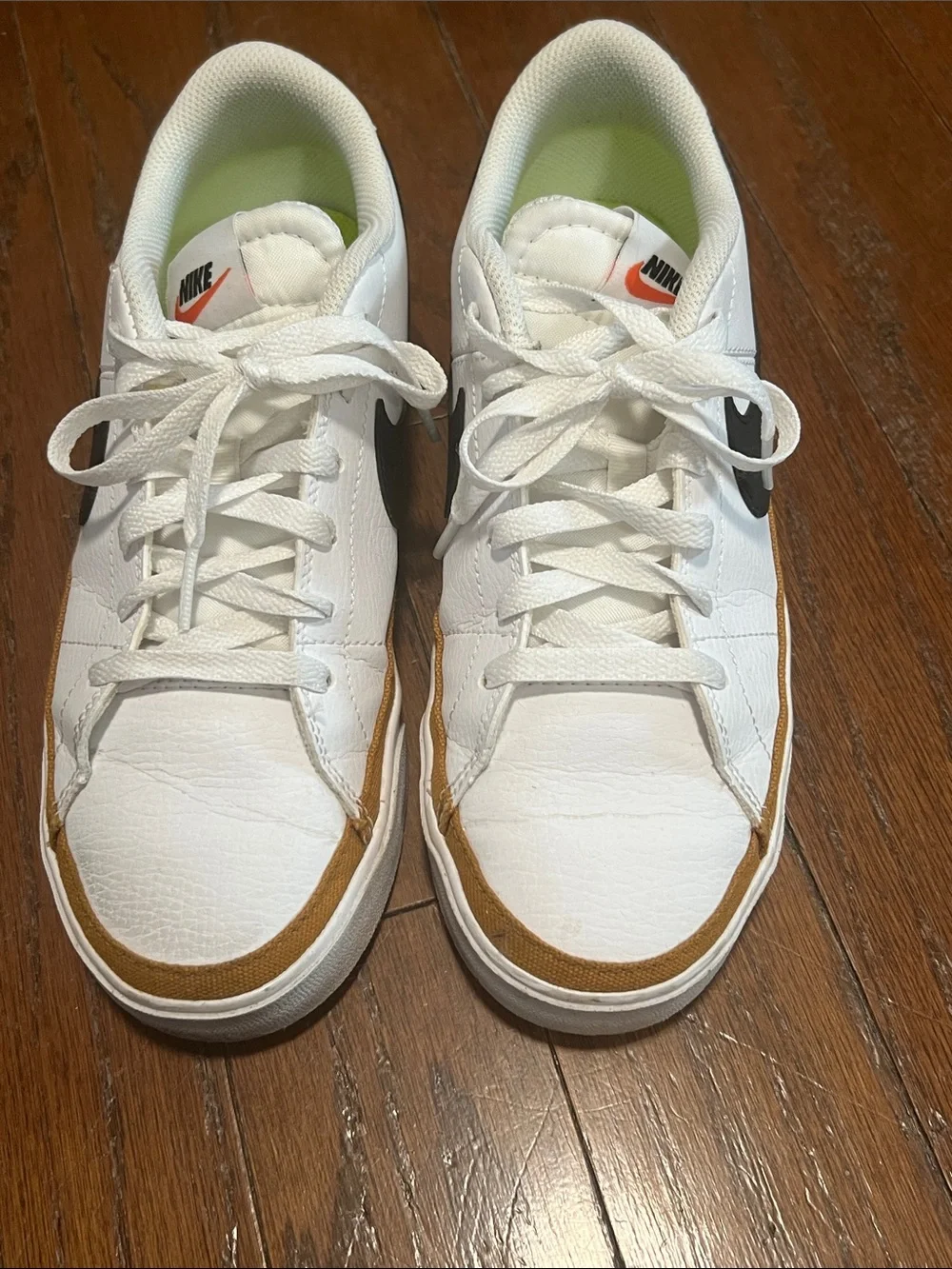 Nike classic low